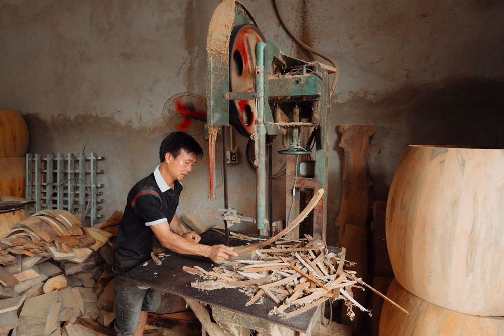 Shaping and drilling components
